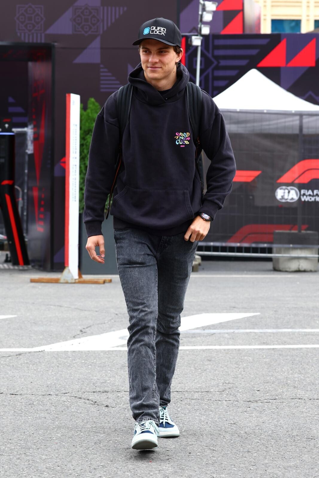 Media day a Baku: i piloti arrivano nel paddock, Russell costretto al riposo