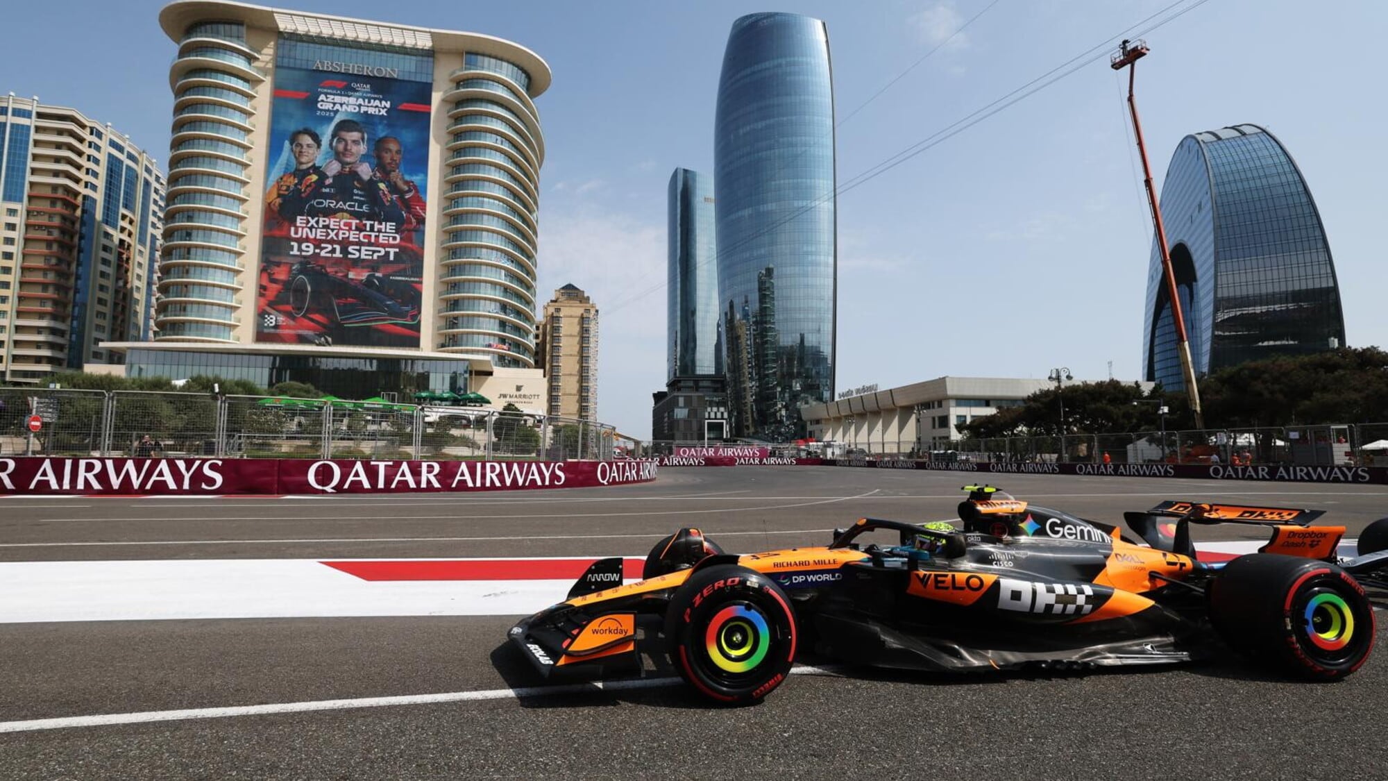GP Azerbaijan, FP1: è subito 1-2 McLaren