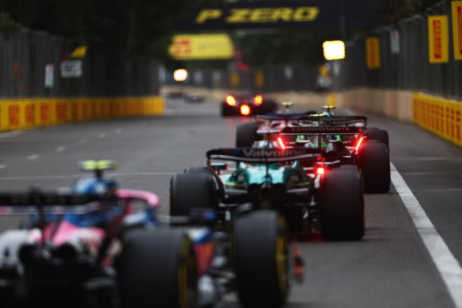 Baku da record: mai così tante bandiere rosse in una qualifica