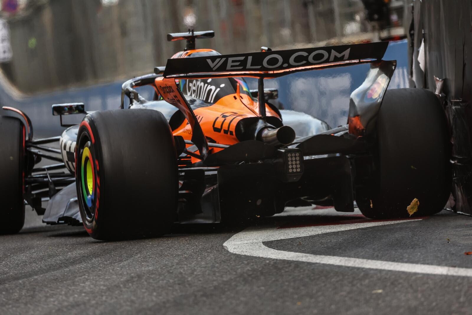 Baku da record: mai così tante bandiere rosse in una qualifica