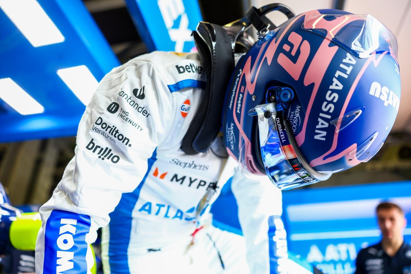 Baku da record: mai così tante bandiere rosse in una qualifica