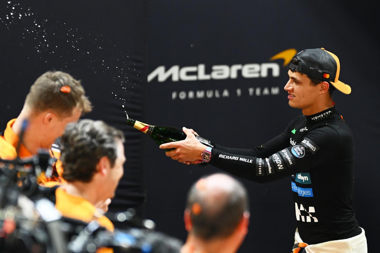 McLaren trionfa nel campionato costruttori: le foto dei festeggiamenti