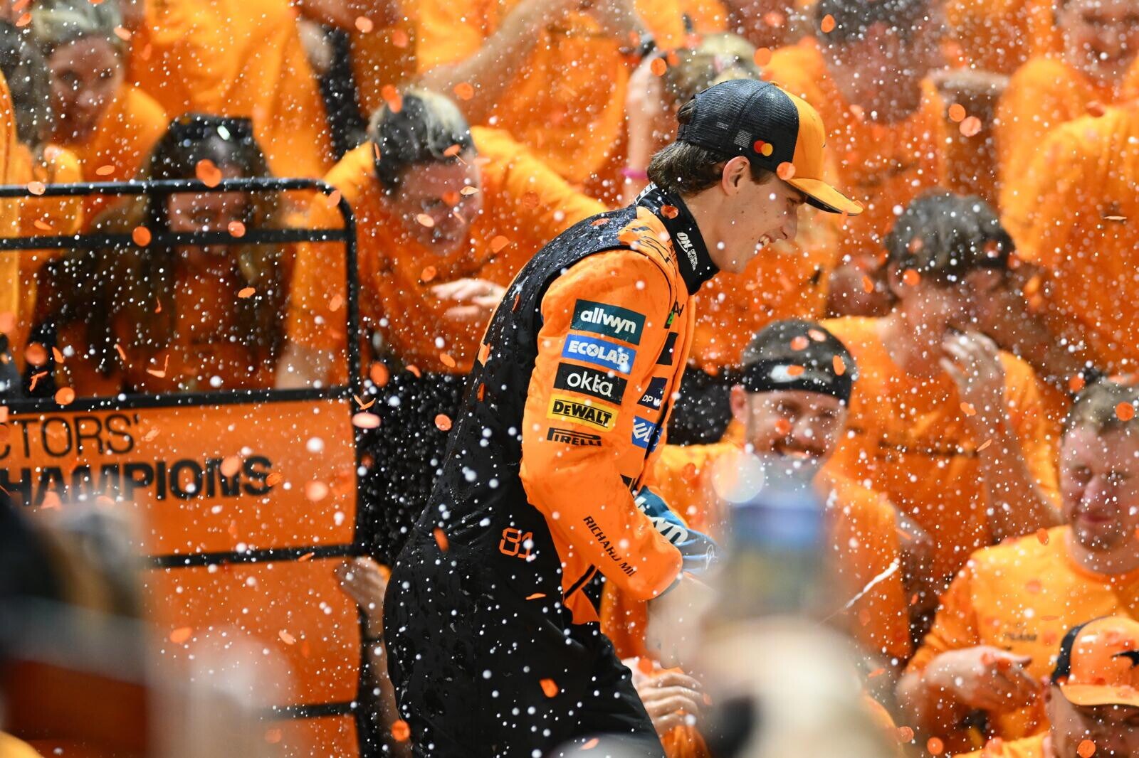 McLaren trionfa nel campionato costruttori: le foto dei festeggiamenti