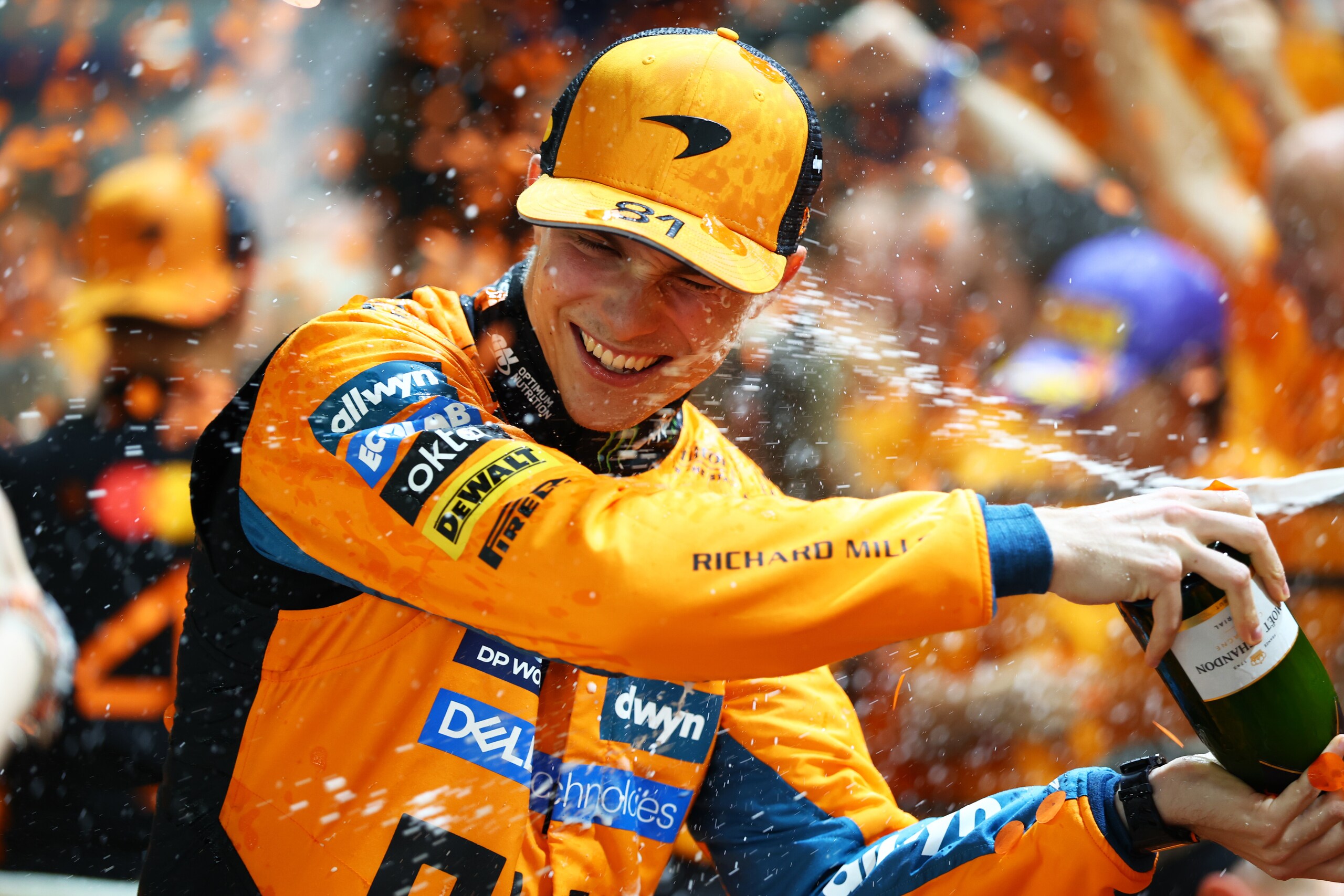 McLaren trionfa nel campionato costruttori: le foto dei festeggiamenti