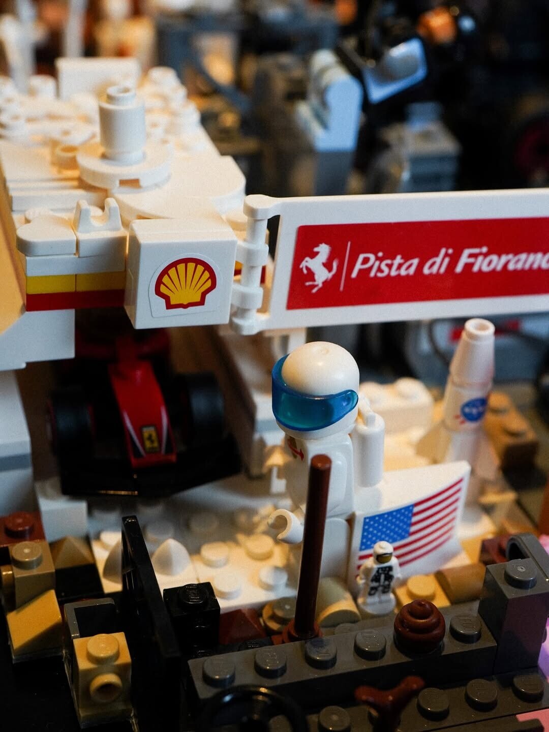 Un ritratto Lego per Roscoe: il toccante regalo ricevuto da Hamilton