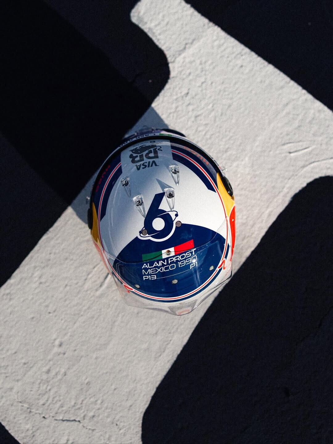 Omaggio di Hadjar al suo idolo Prost: il richiamo al Messico 1990