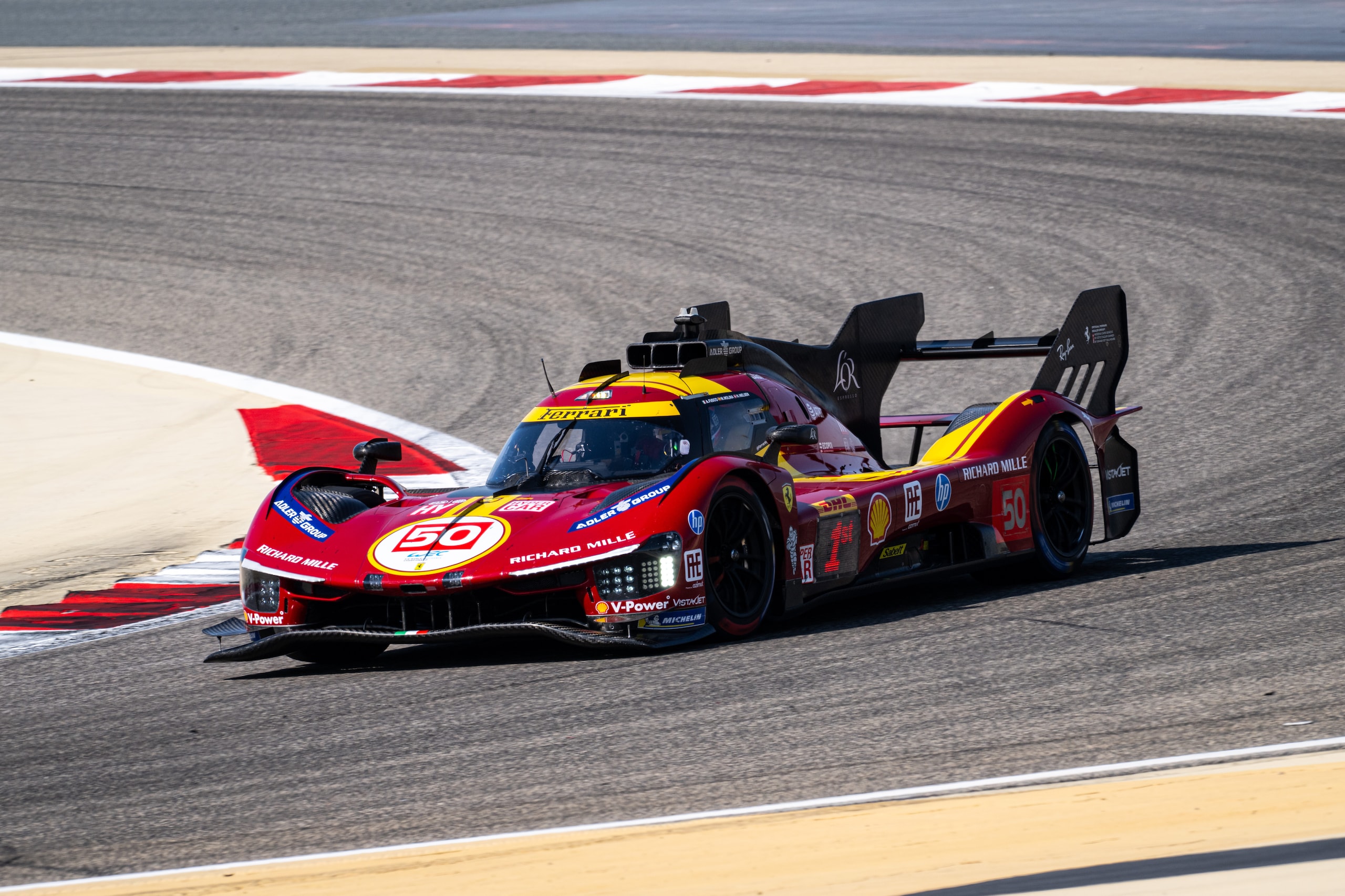 Ferrari, le foto del trionfo in Bahrain