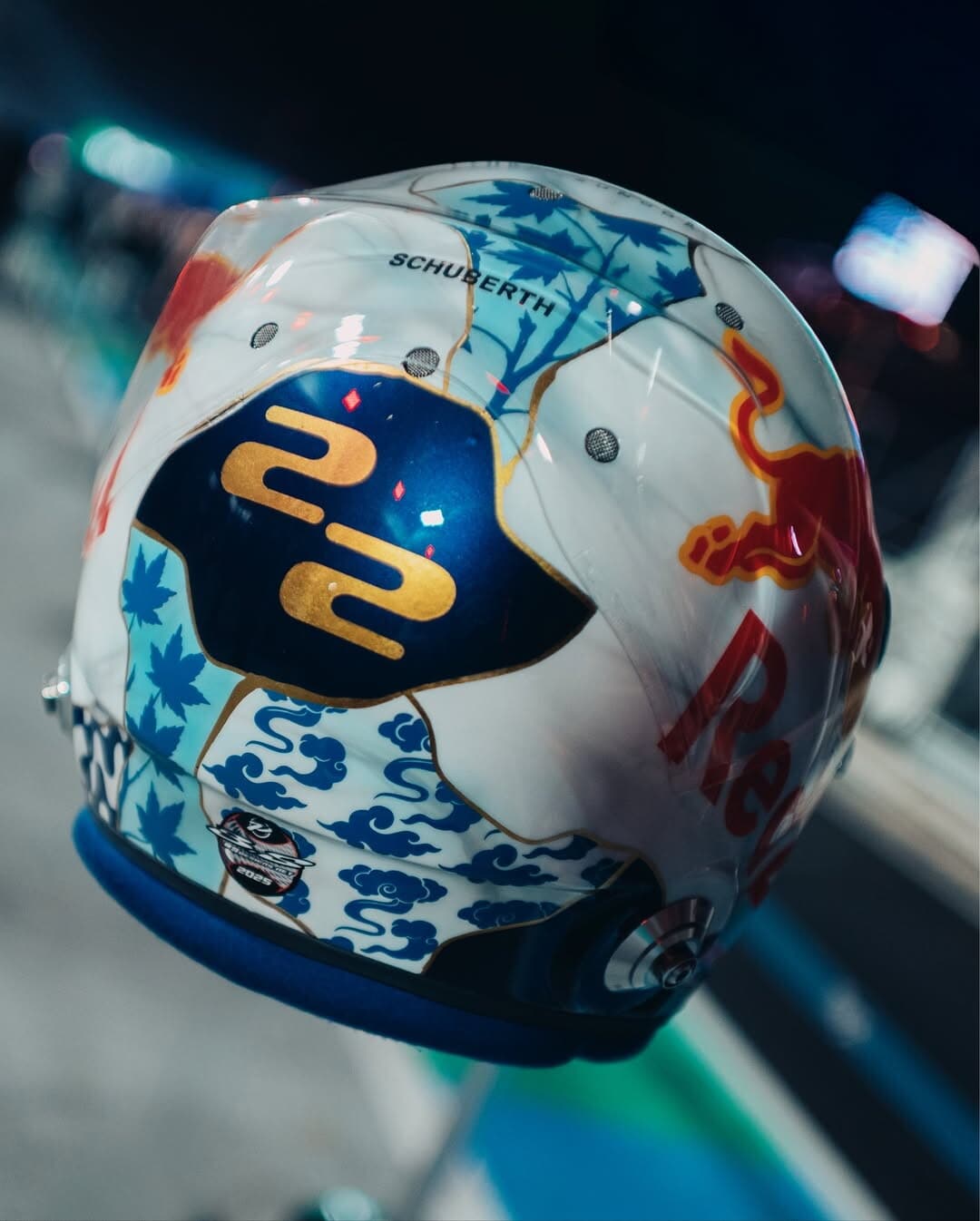 Tsunoda, un casco speciale per un’occasione speciale