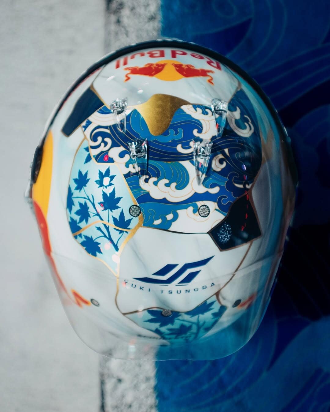 Tsunoda, un casco speciale per un’occasione speciale