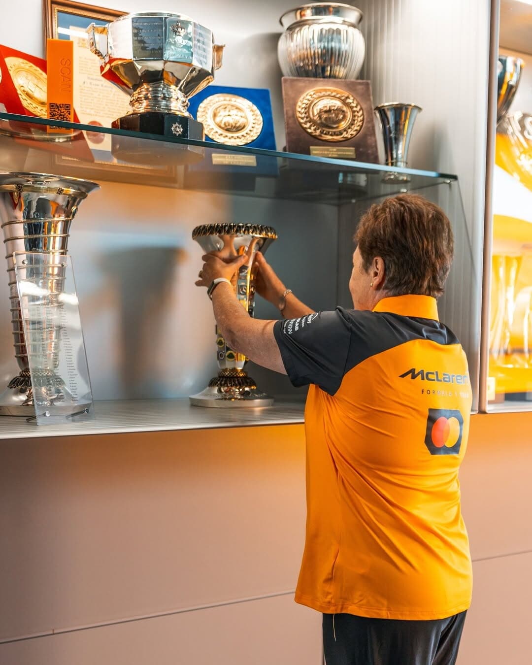 Amanda McLaren omaggia i risultati del team McLaren