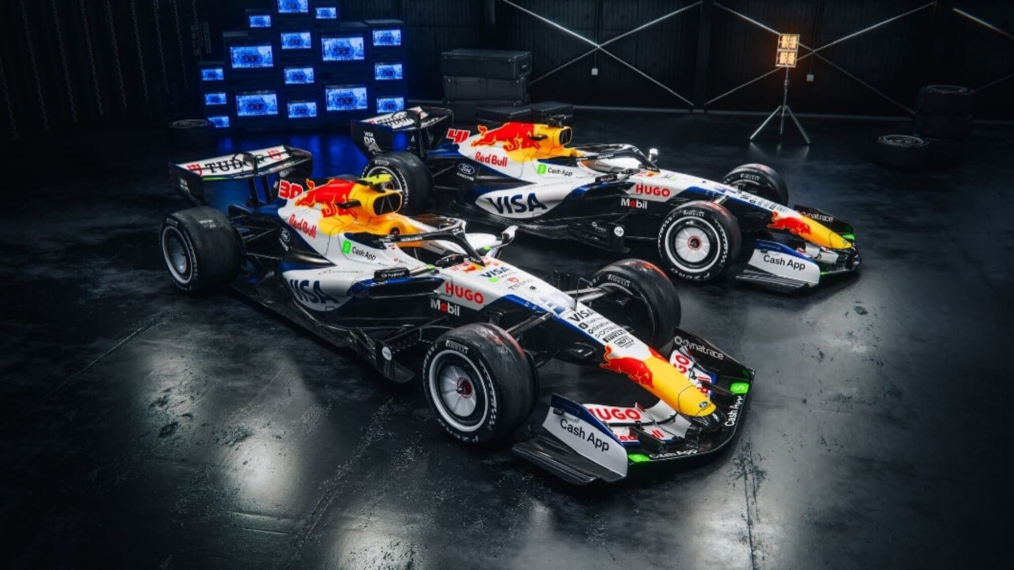 Racing Bulls VCARB-03: il blu Ford insieme al bianco