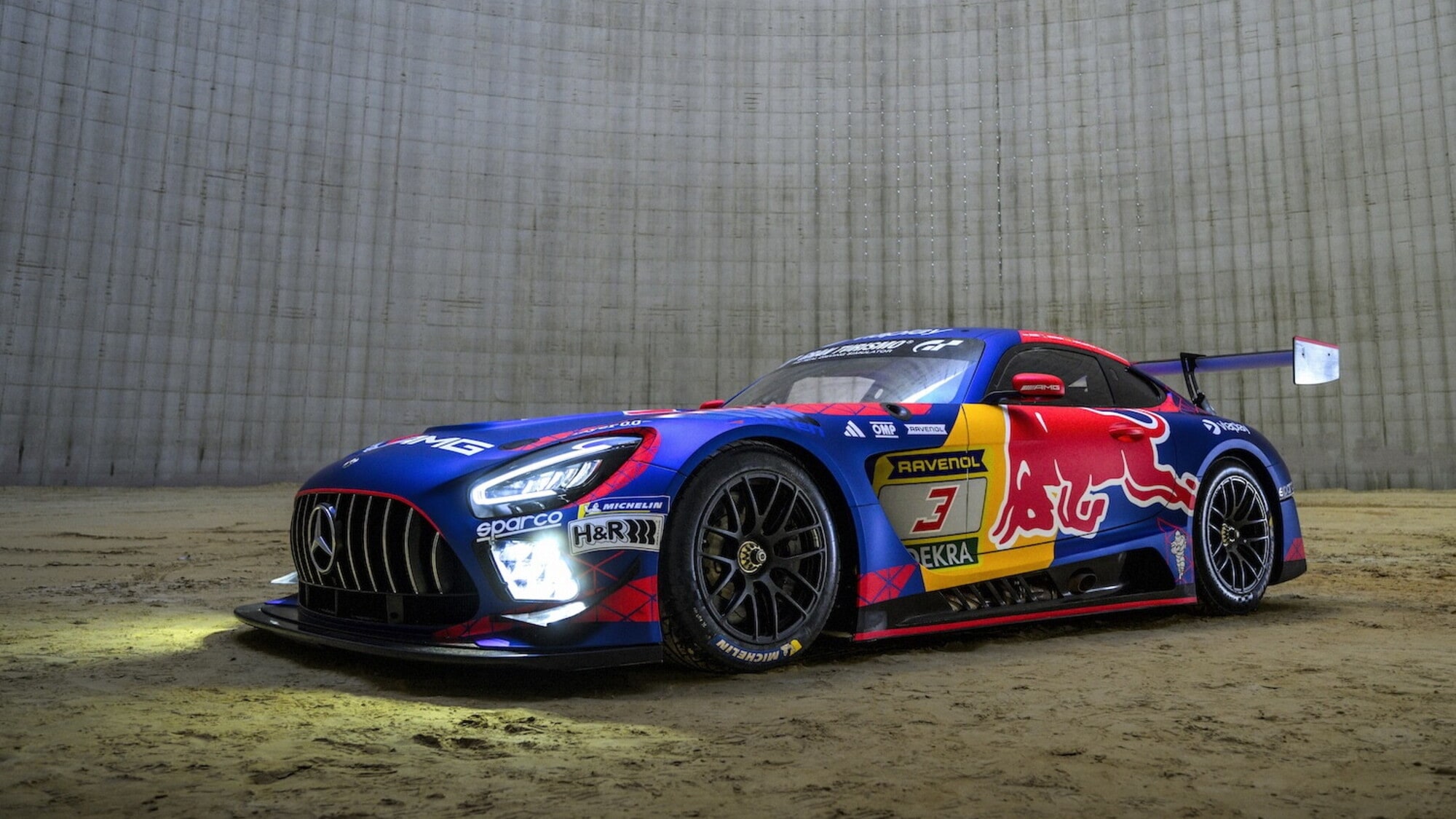 Mercedes e Verstappen: insieme in pista il 21 marzo