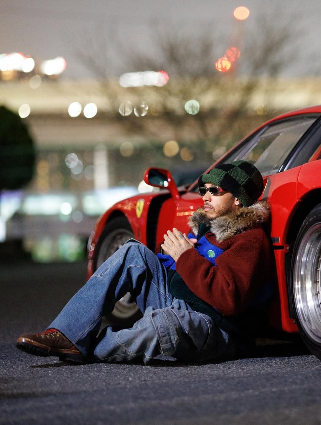 Hamilton nella notte di Tokyo: show su F40 prima di Suzuka