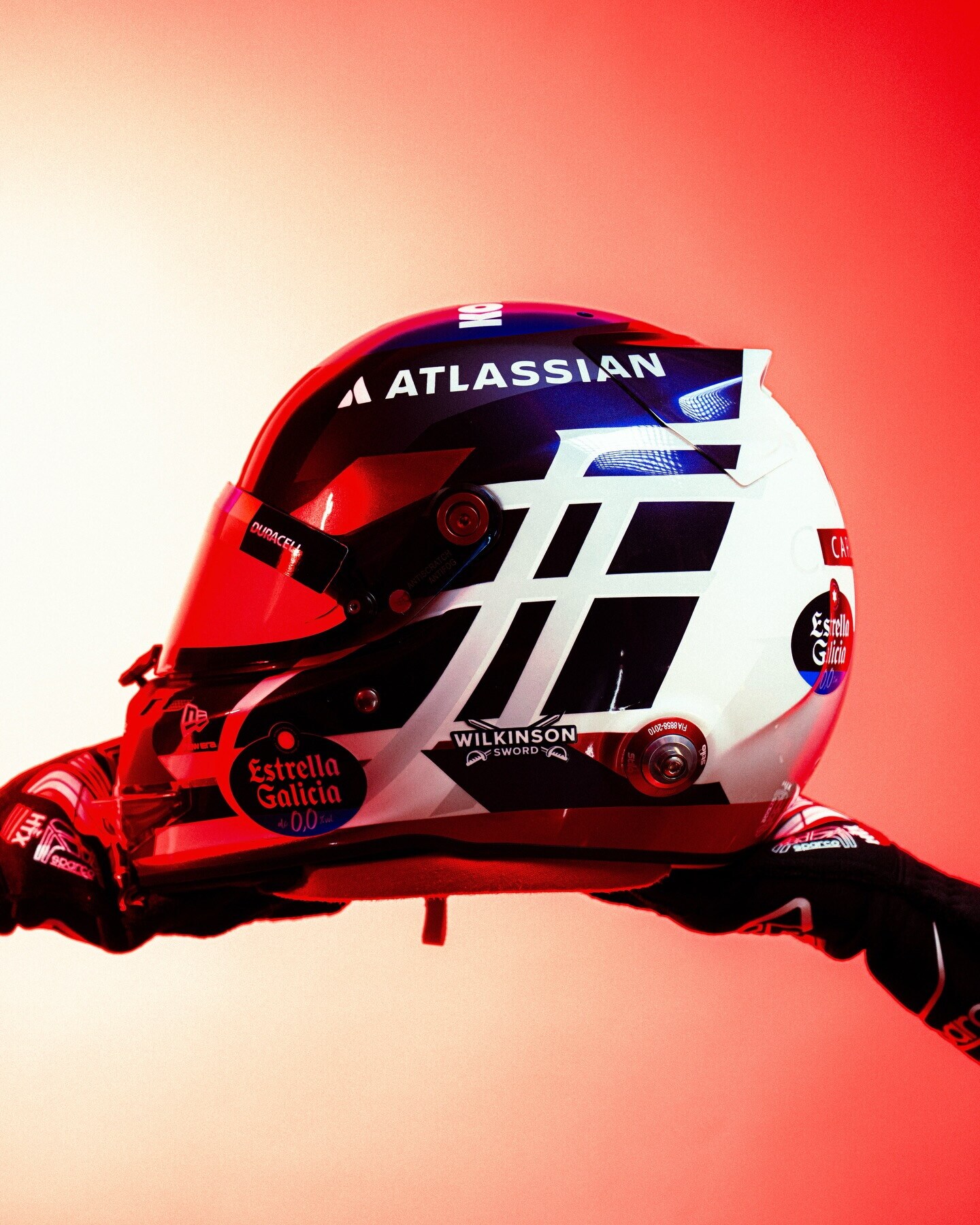 Sainz con un nuovo casco dedicato a Miami