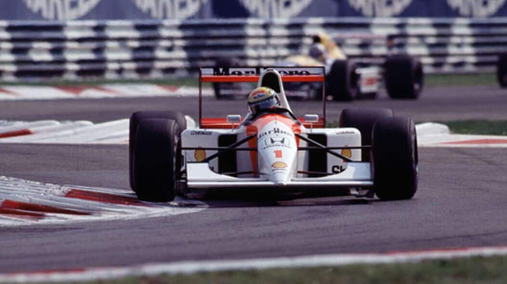 Ascoli Piceno celebra il mito di Senna: arriva la McLaren MP4/7A del 1992