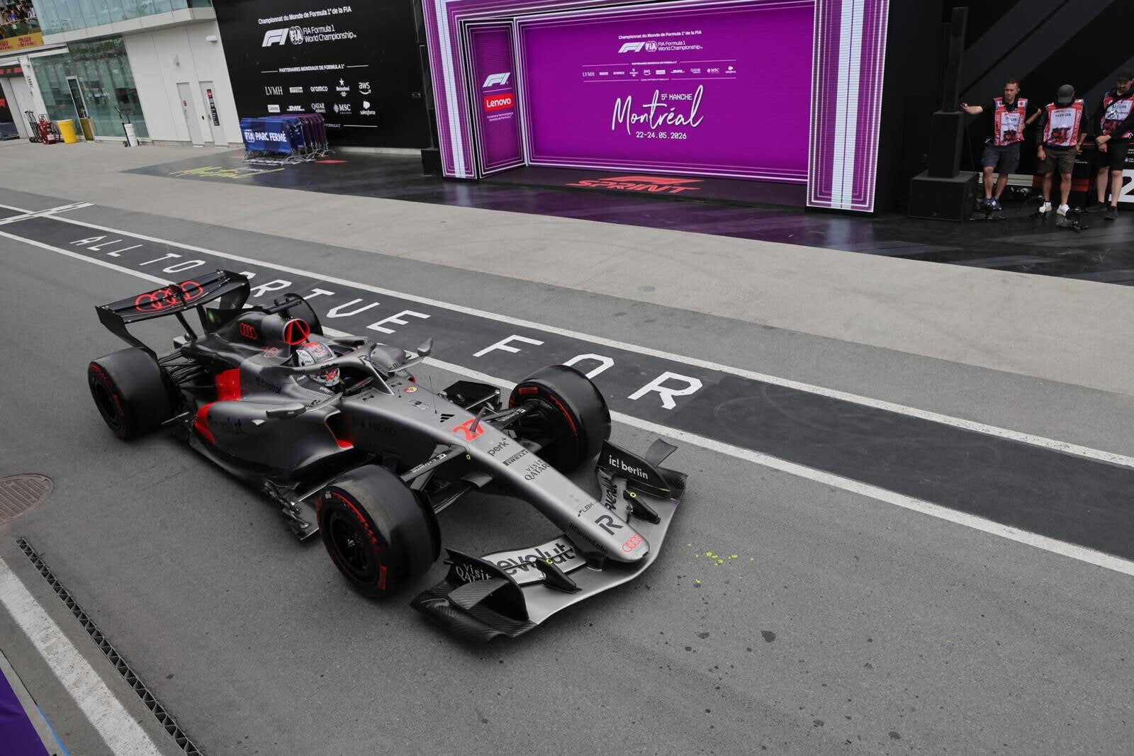 F1, la classifica dei team dopo il Canada: crolla McLaren, corre Ferrari