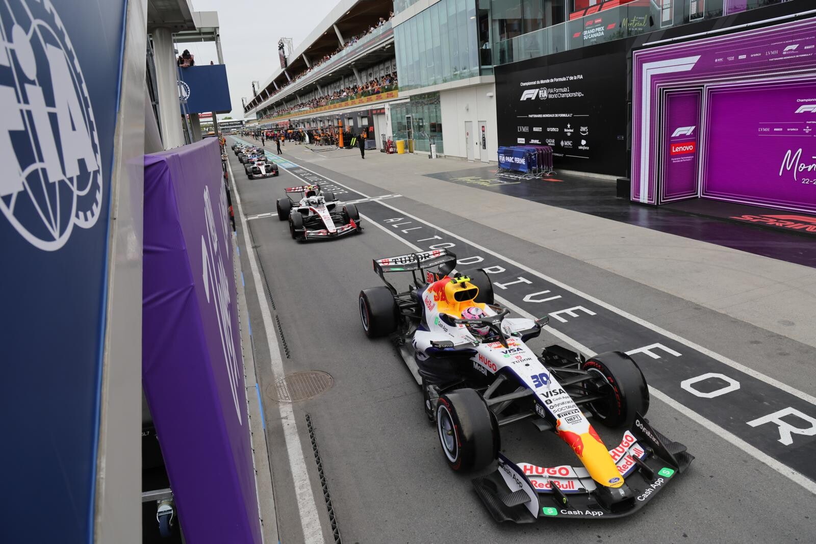 F1, la classifica dei team dopo il Canada: crolla McLaren, corre Ferrari