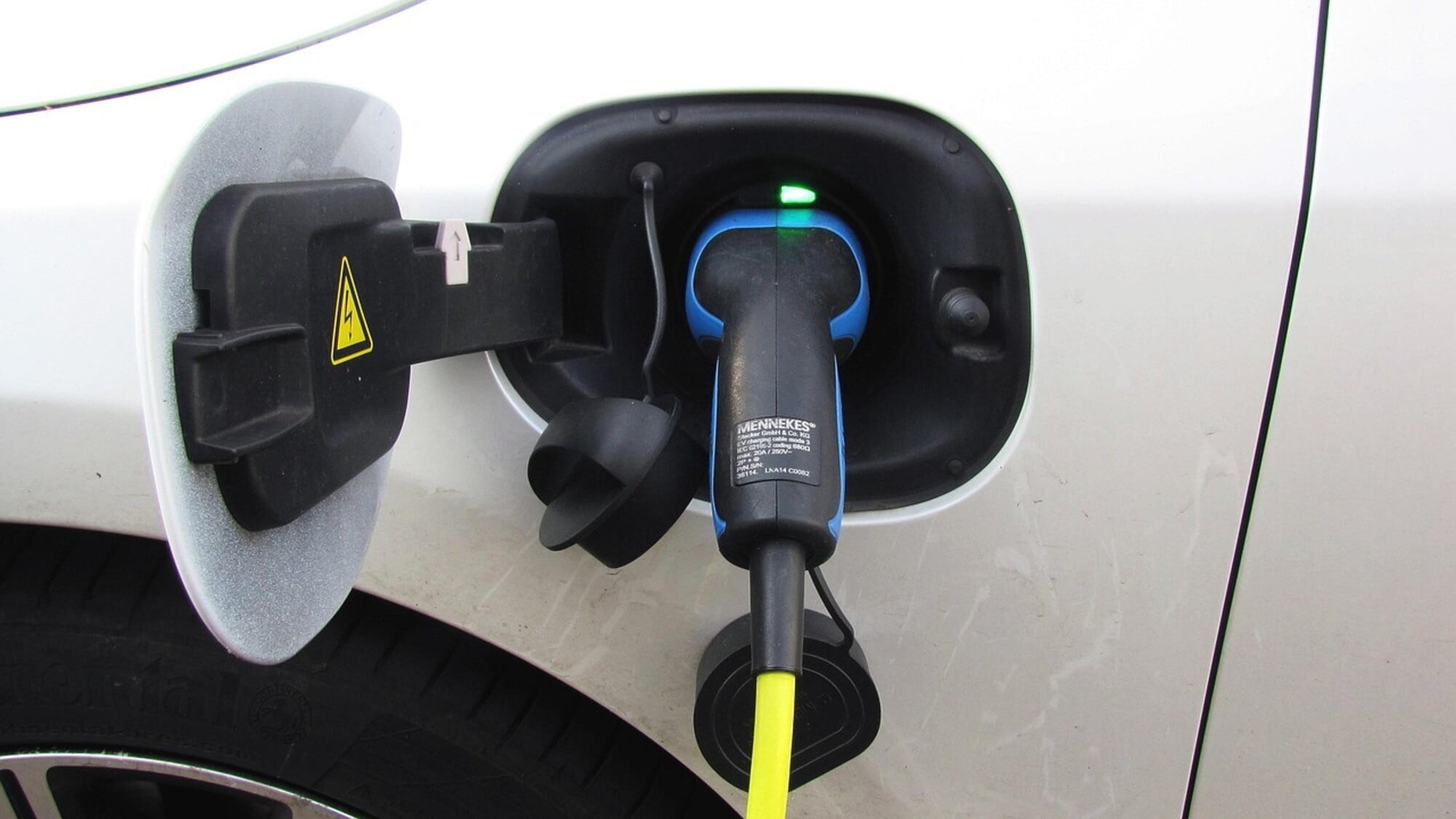 Come funziona un'auto Plug-in Hybrid