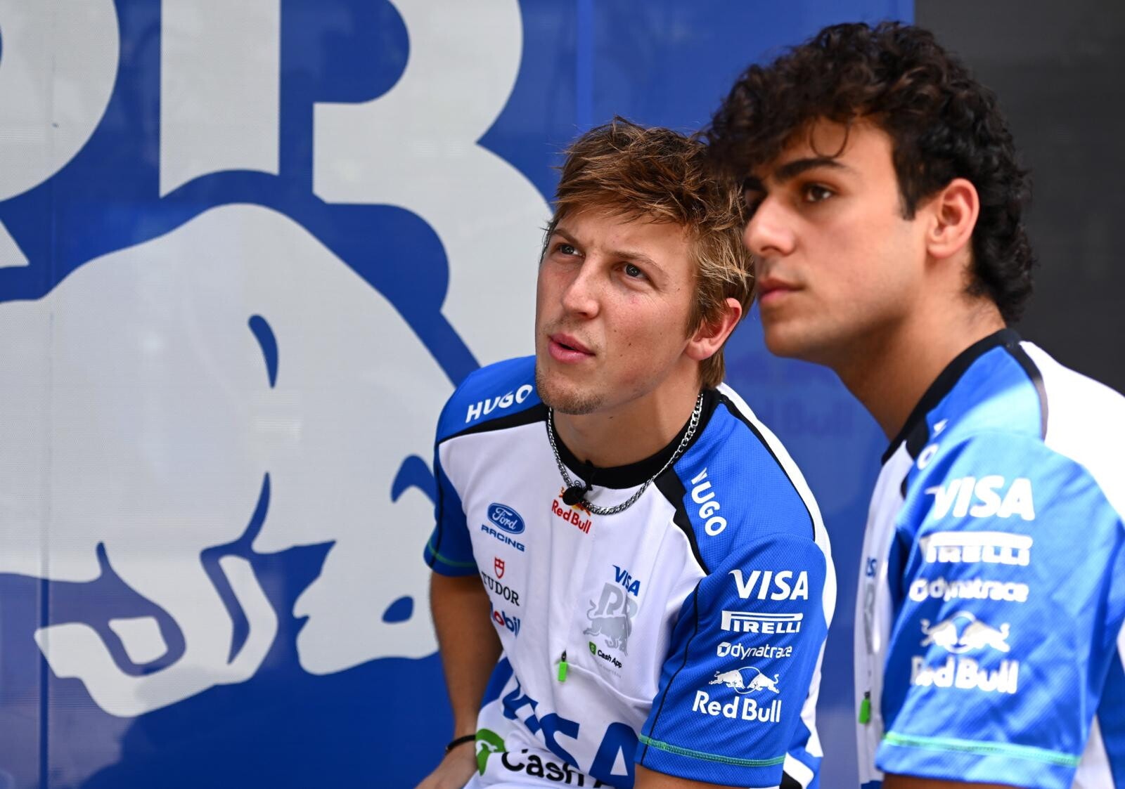 Si accendono i riflettori sul paddock di Sepang