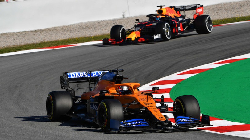 Sainz: McLaren è veloce, la 'macchina rosa' è imprevedibile