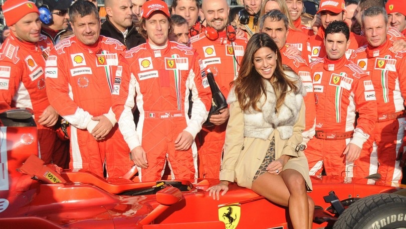 E Basta! Avete fatto più calendari di Belen!