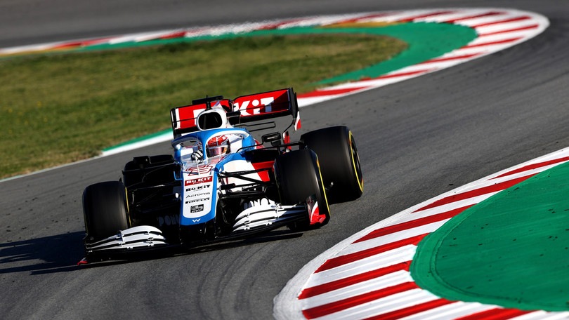 Russell, sogno Mercedes: "A chi non piacerebbe correre con loro?"