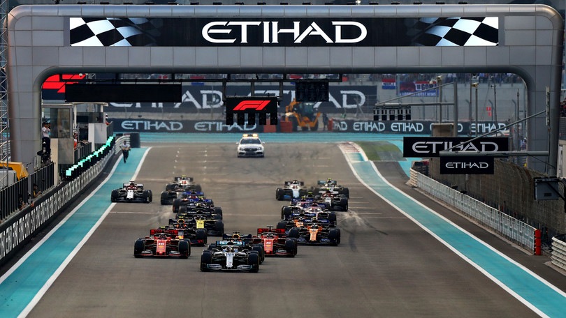 GP Abu Dhabi: un tramonto e tanti saluti