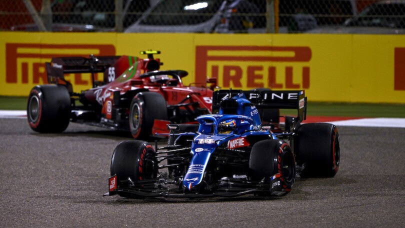 GP Bahrain, Alonso costretto al ritiro dall'involucro di un panino