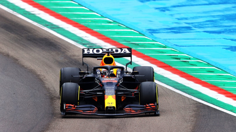 GP Emilia Romagna: vince Verstappen, Lewis sbaglia e rimonta