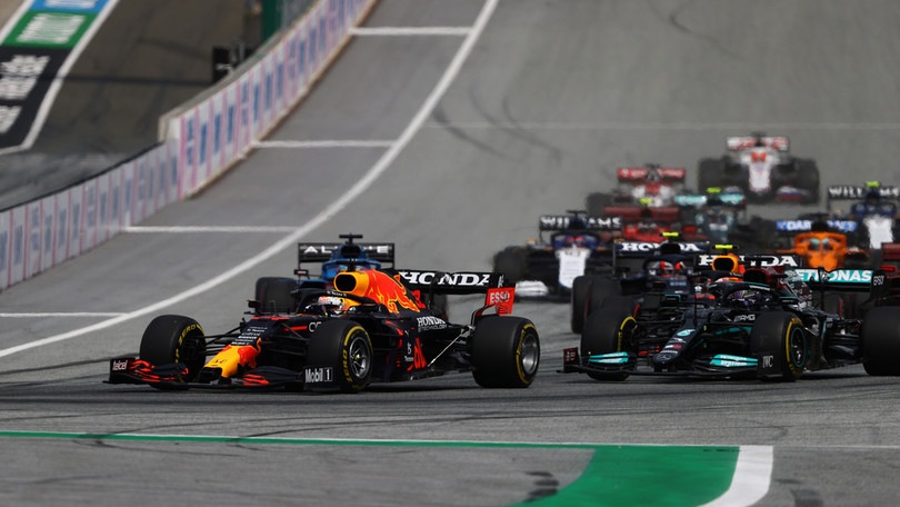 Horner: Mercedes senza aggiornamenti? Impensabile