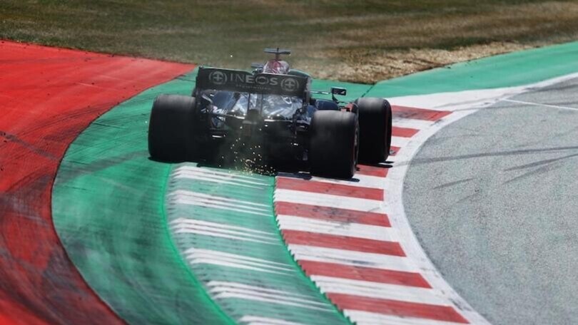 Mercedes, Lewis rallentato di 7 decimi. Wolff: "A Silverstone per la doppietta"