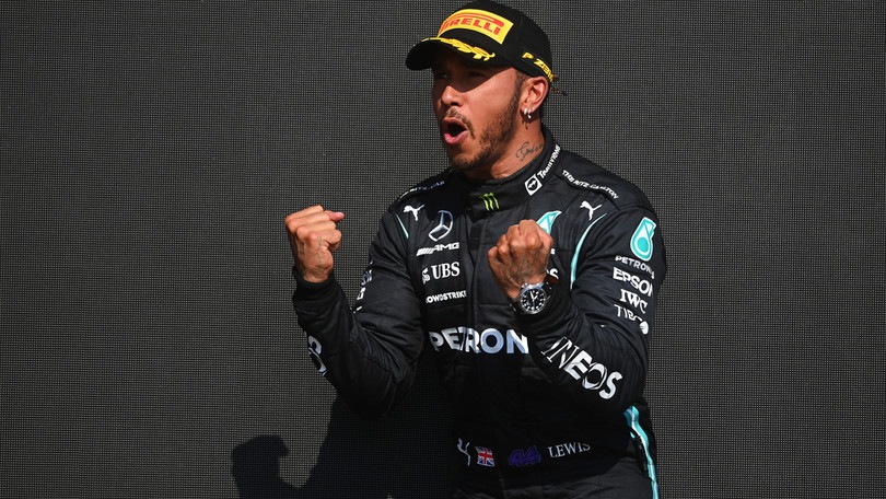 GP Gran Bretagna, Hill: "Hamilton mai così aggressivo"