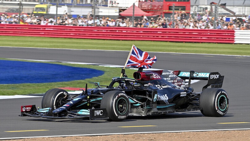 Incidente Hamilton-Verstappen, FIA e Formula 1 condannano gli insulti razzisti