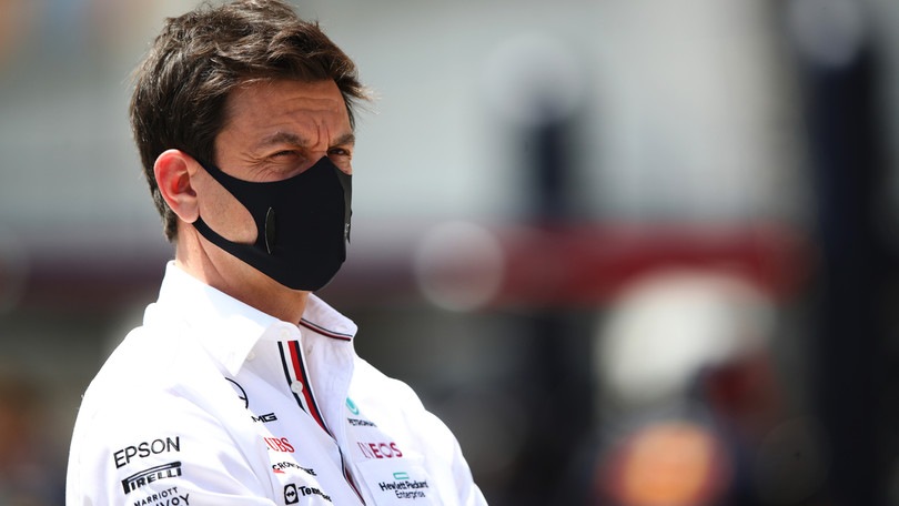 Mercato piloti, Wolff: "Vandoorne e De Vries meritano la F1"