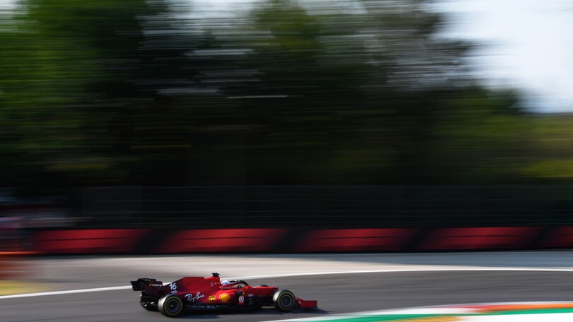 Leclerc: "Non sto benissimo, ma dobbiamo prendere più punti possibili in Ferrari"