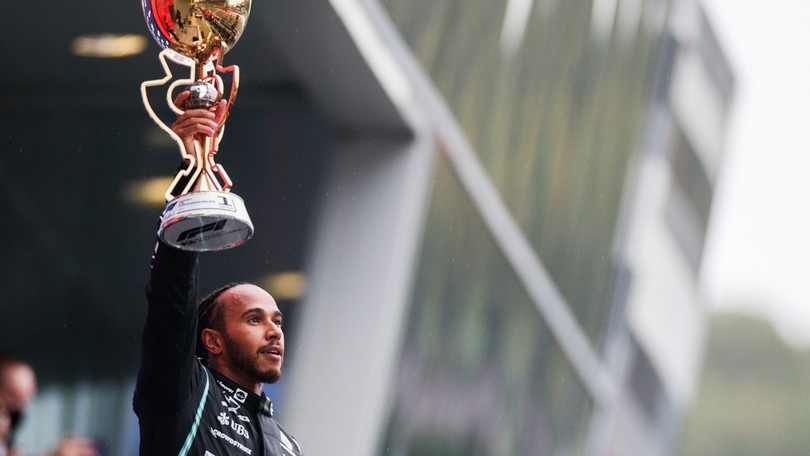 Hamilton e la vittoria record numero 100: "Pensavo di non riuscirci più"