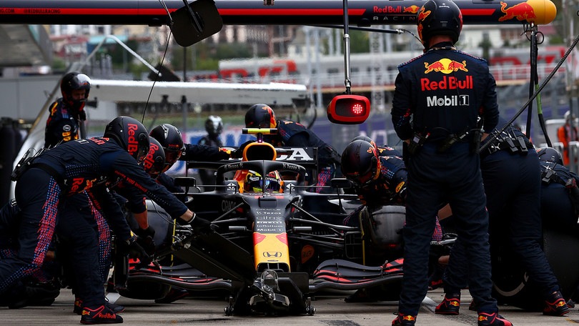 Horner e la direttiva sui pit-stop: "A Monza colpa delle nuove regole, non a Sochi"