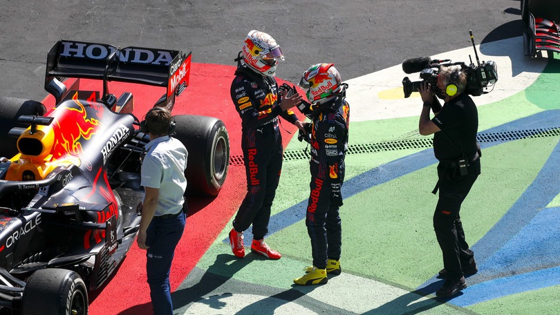 GP Messico: trionfa Max Verstappen! Poi Hamilton e Perez, Leclerc 5° davanti a Sainz