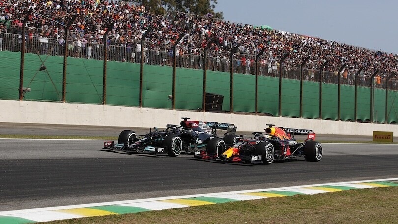 Hamilton-Verstappen, i commissari rigettano il ricorso Mercedes