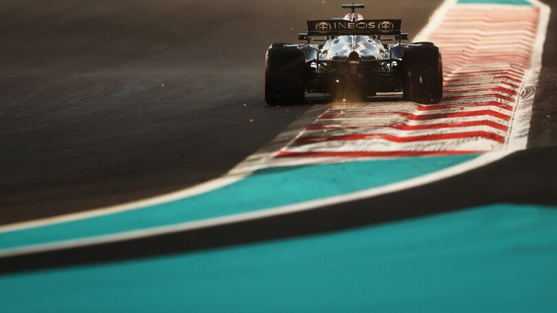 FP2, Hamilton: "Modifiche alla pista ok, ma sorpassare sarà comunque difficile"