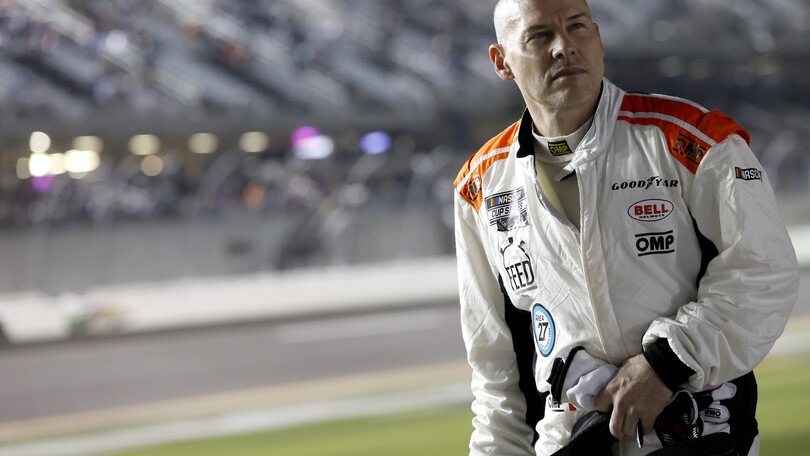 Nascar, impresa Villeneuve: qualificato alla Daytona 500
