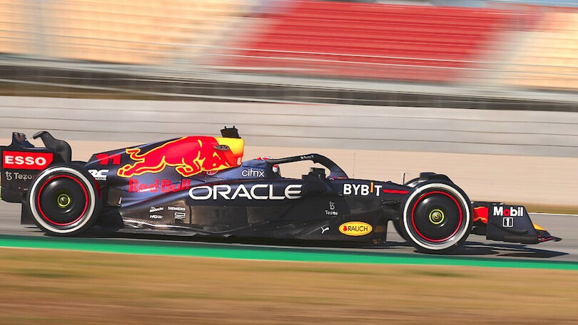 Elliott, Mercedes: "Daremo un occhio alle pance Red Bull"