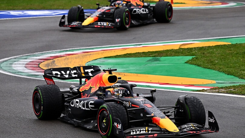 GP Emilia-Romagna: Verstappen trionfa e domina, disastro Ferrari con Leclerc 6°