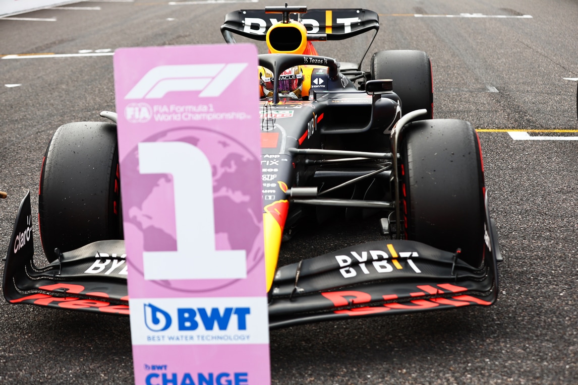 F1 Giappone, pole con reprimenda per Verstappen