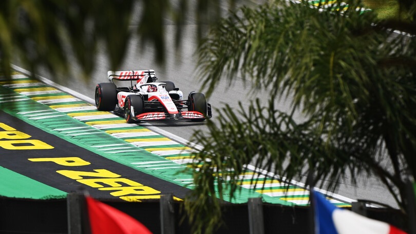 GP Brasile, qualifiche: clamorosa pole di Magnussen! Verstappen 2°, Leclerc 10°