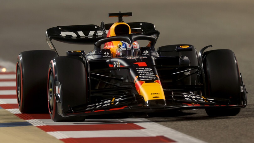 GP Bahrain, qualifiche: Verstappen in pole, Leclerc 3° per "strategia"