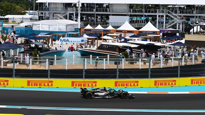 GP Miami, FP1: 1-2 Mercedes, poi Leclerc e Verstappen