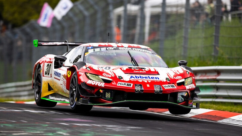 Ferrari fa la storia, prima vittoria nella 24 Ore del Nurburgring