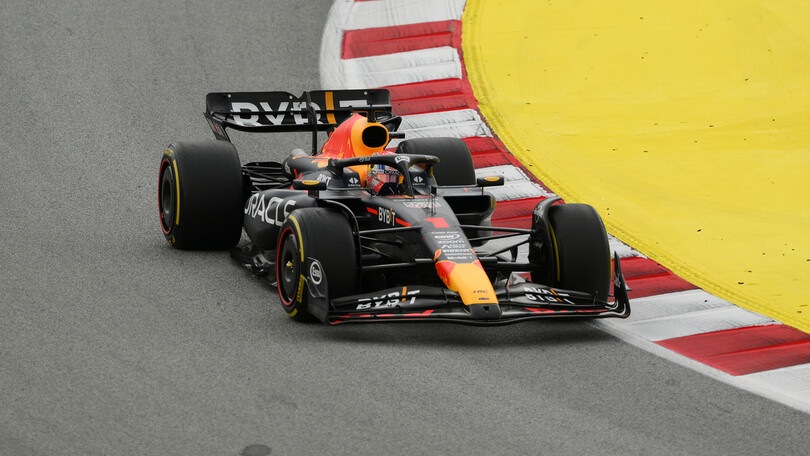 GP Spagna: dominio Verstappen davanti alle Mercedes, Sainz 5°, Leclerc 11°