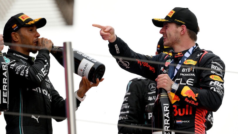 Hamilton misura il vantaggio Red Bull, Verstappen dà appuntamento al 2024